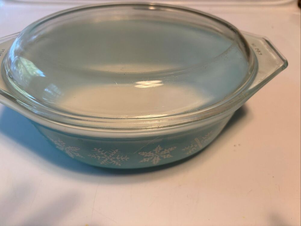 Vintage Pyrex Snowflake Oval Casserole Dish